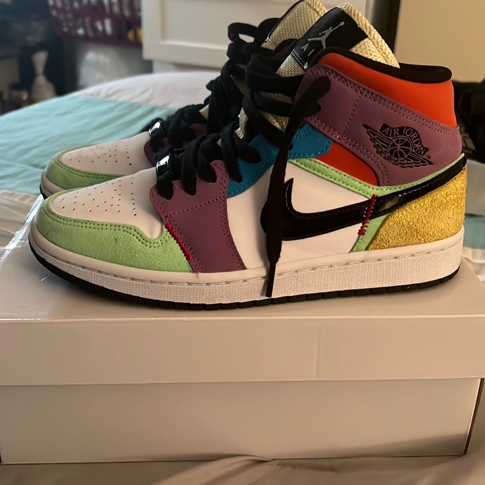 Womens Air Jordan 1 Mid “Lightbulb”